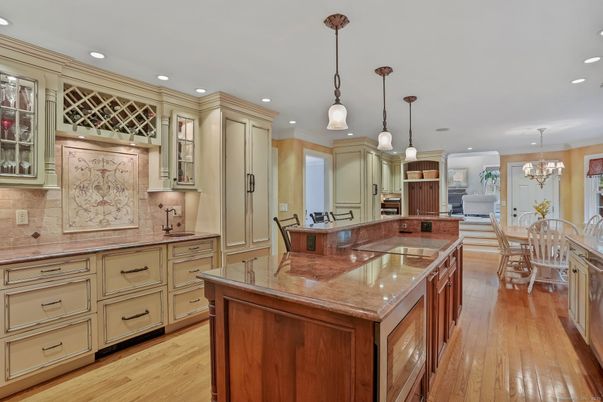 Chandelier, Dining room, Interior, Kitchen, Pendant Lights, Recessed Lighting, Wood Texture Flooring