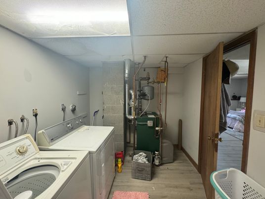 Interior, Washer, Wood Texture Flooring