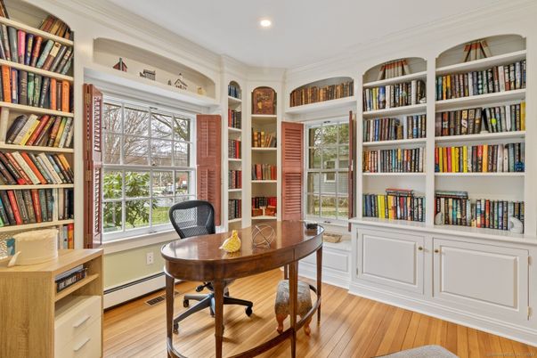Home Office, Interior, Recessed Lighting, Wood Texture Flooring