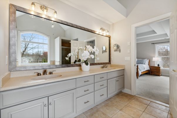 Bathroom, Bedroom, Dual Sink Vanities, Interior