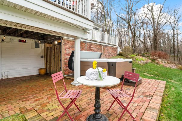 Exterior, Hot Tub