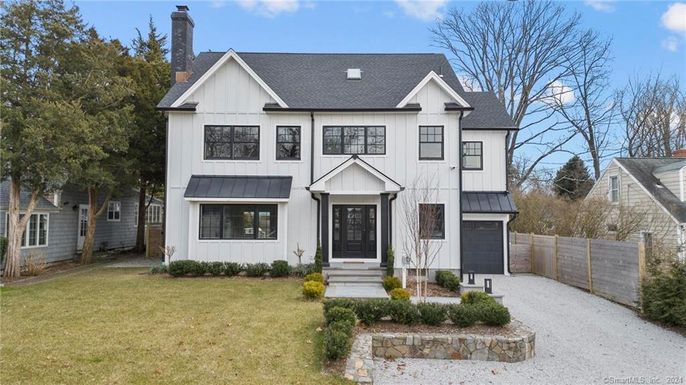 Attached, Exterior, Facade, Farmhouse