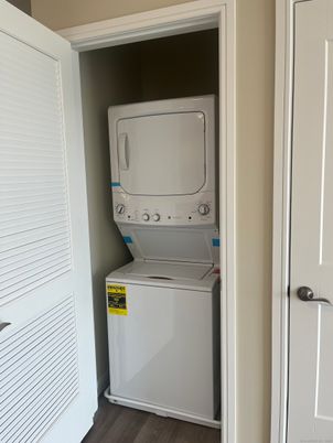 Interior, Utility Closets, Washer, Wood Texture Flooring