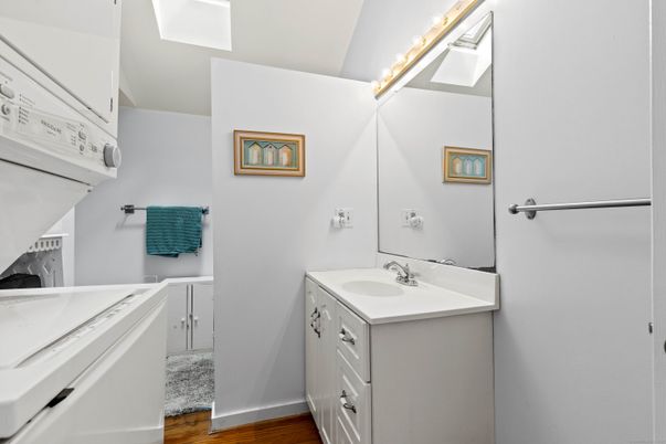 Bathroom, Dual Sink Vanities, Interior, Wood Texture Flooring