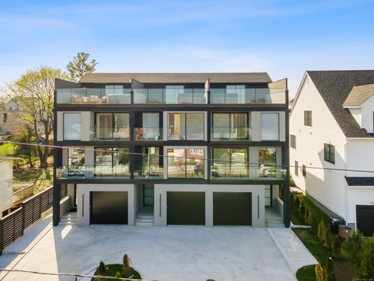 Attached, Exterior, Facade, Modern