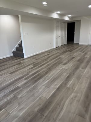 Empty room, Interior, Recessed Lighting, Wood Texture Flooring