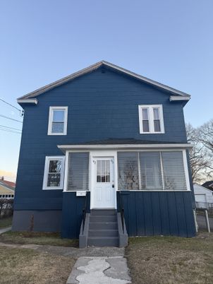 Exterior, Facade, American Foursquare