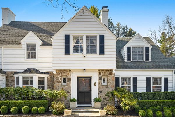 Exterior, Facade, Cape Cod