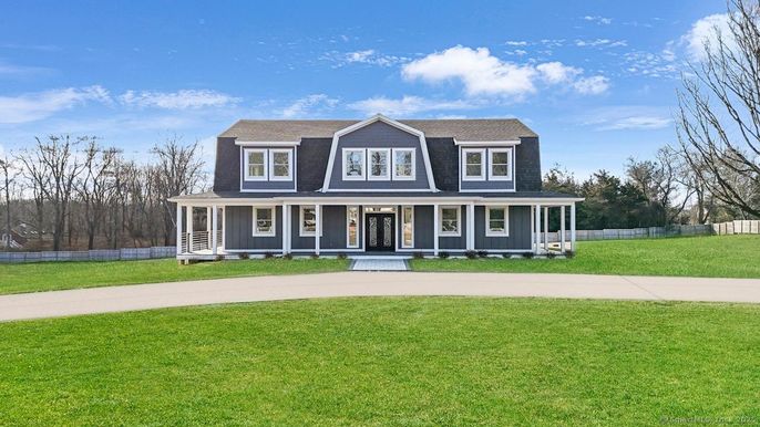 Exterior, Facade, Cape Cod