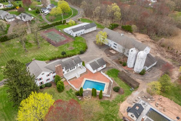 Exterior, Drone