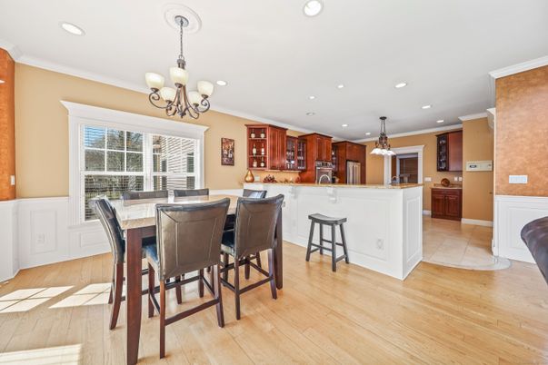 Chandelier, Dining room, Interior, Kitchen, Recessed Lighting, Wood Texture Flooring
