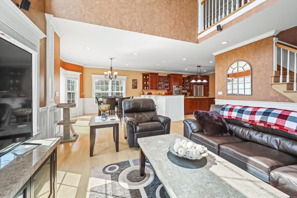 Chandelier, Dining room, Interior, Kitchen, Living room, Recessed Lighting, Wood Texture Flooring
