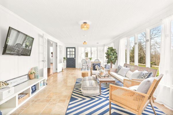 Dining room, Interior, Living room, Pendant Lights