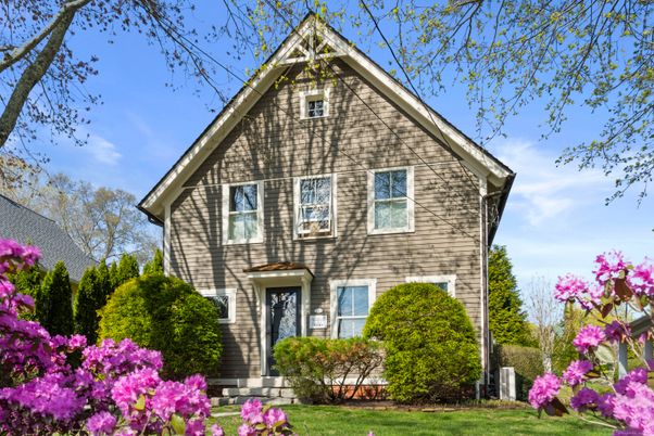 Exterior, Facade, Queen Anne Victorian
