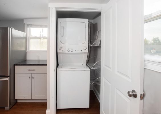 Interior, Utility Closets, Washer, Wood Texture Flooring