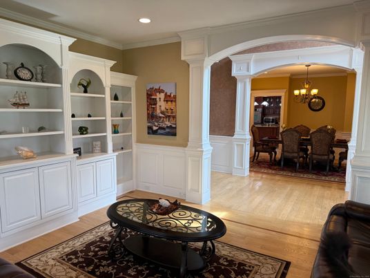 Chandelier, Dining room, Interior, Recessed Lighting, Wood Texture Flooring
