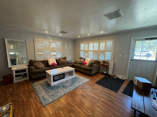 Interior, Living room, Recessed Lighting, Wood Texture Flooring