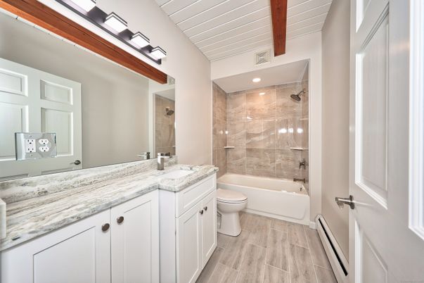 Bathroom, Interior, Recessed Lighting