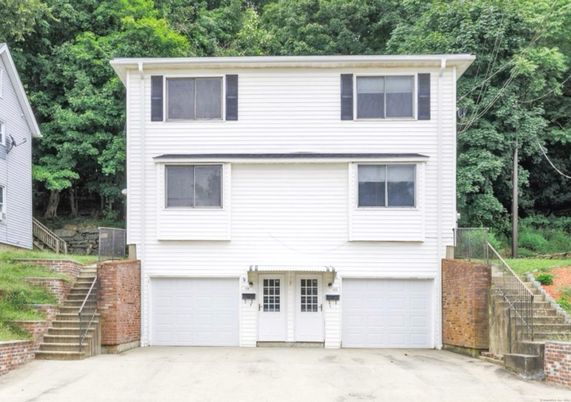 Attached, Exterior, Facade, Raised Ranch