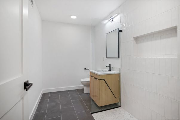 Bathroom, Interior, Recessed Lighting