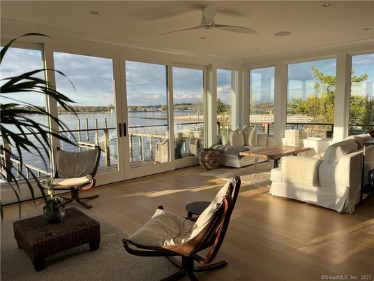 Interior, Living room, Recessed Lighting, Sun Room, Water, Wood Texture Flooring
