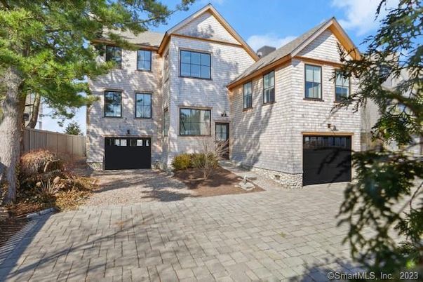 Attached, Exterior, Facade, Brick Facade, Rowhouse