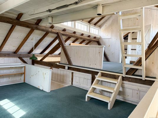 Empty room, Interior, Wooden Beams, Wooden Walls
