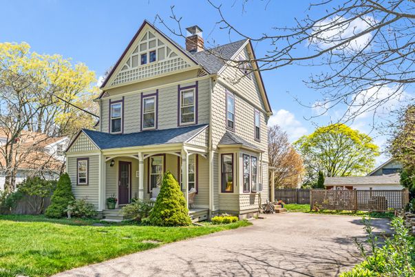 Exterior, Facade, Queen Anne Victorian