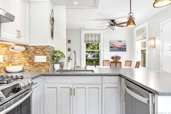 Dining room, Interior, Kitchen, Pendant Lights, Recessed Lighting, Stainless Steel Appliances