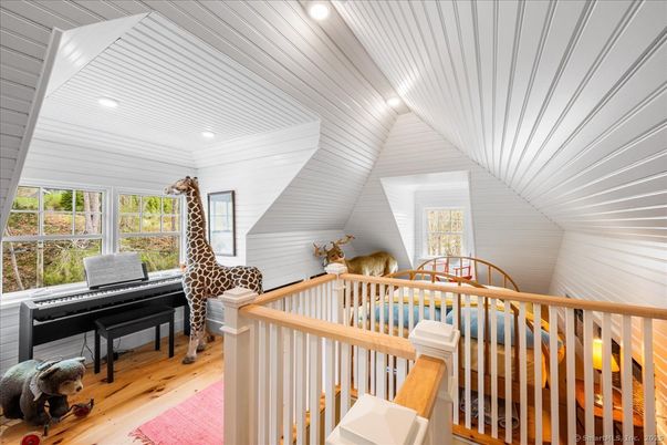 Interior, Piano, Recessed Lighting, Wood Texture Flooring