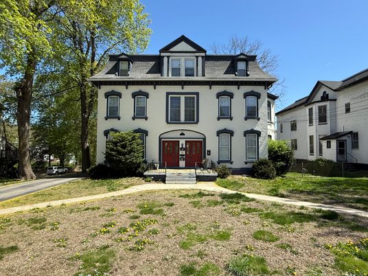 Exterior, Facade, Georgian