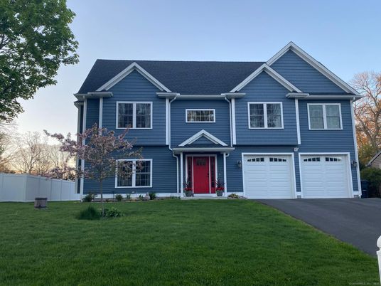 Attached, Exterior, Facade, Farmhouse