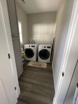 Interior, Washer, Wood Texture Flooring