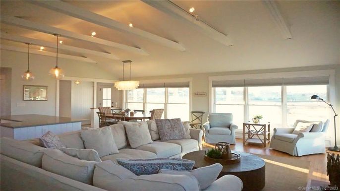 Chandelier, Dining room, Interior, Living room, Pendant Lights, Wood Texture Flooring