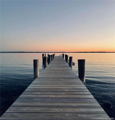 Exterior, Lake