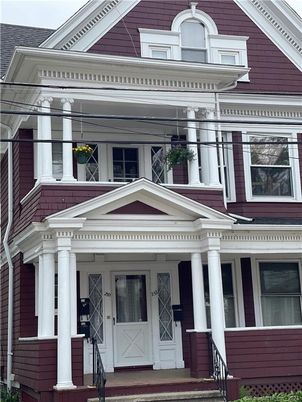 Exterior, Facade, Queen Anne Victorian