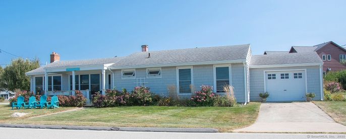 Attached, Exterior, Facade, Cape Cod
