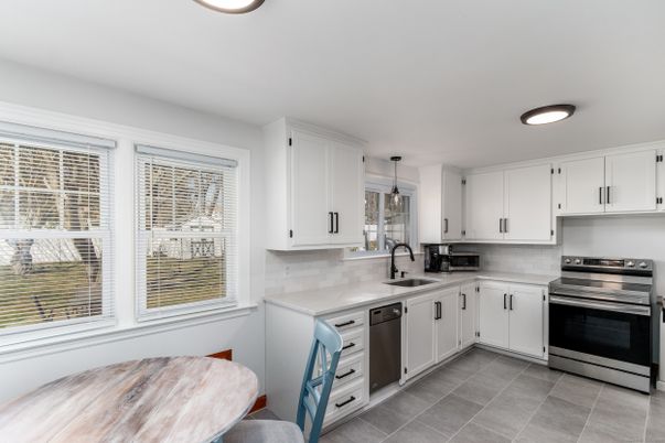 Interior, Kitchen, Pendant Lights, Stainless Steel Appliances