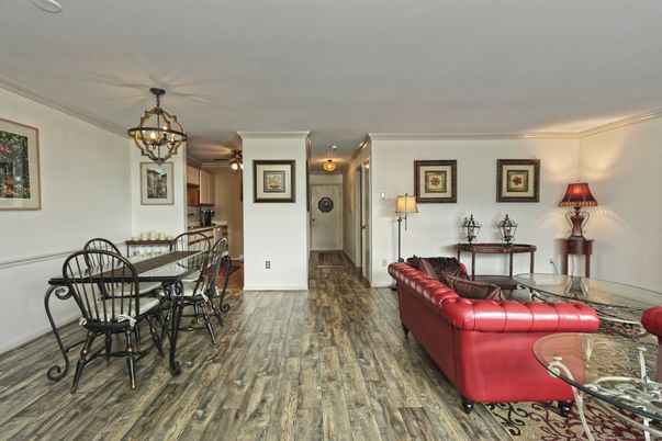 Chandelier, Dining room, Interior, Living room, Wood Texture Flooring