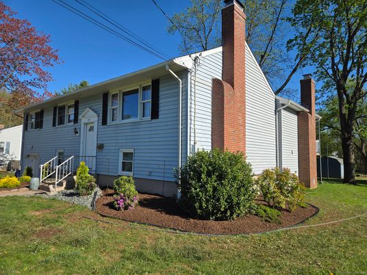 Exterior, Facade, Raised Ranch