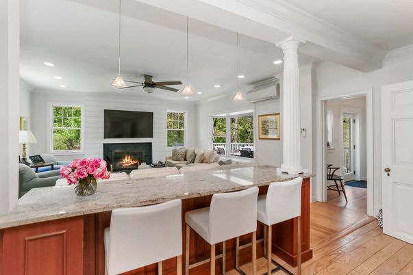 Fireplace, Interior, Living room, Pendant Lights, Recessed Lighting, Wood Texture Flooring