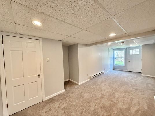 Empty room, Interior, Recessed Lighting