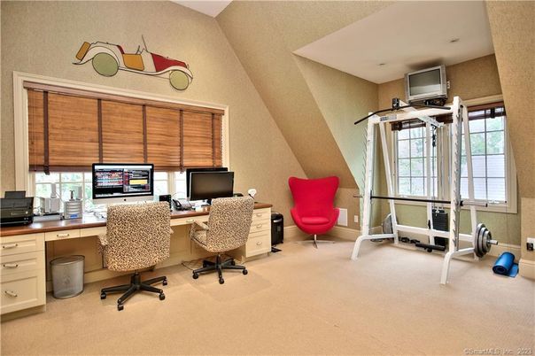 Home Office, Interior