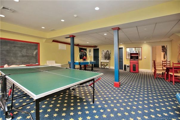 Game Room, Interior, Recessed Lighting