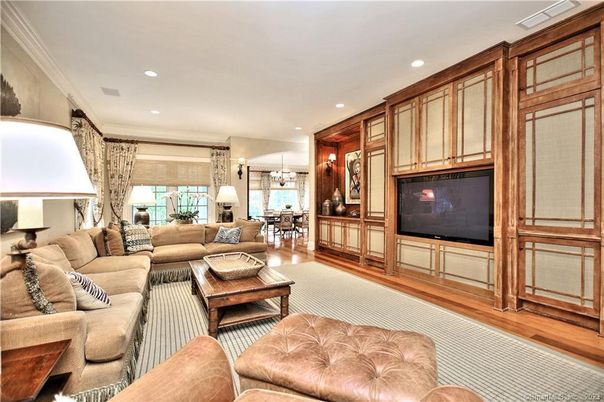 Chandelier, Dining room, Interior, Living room, Recessed Lighting, Wood Texture Flooring