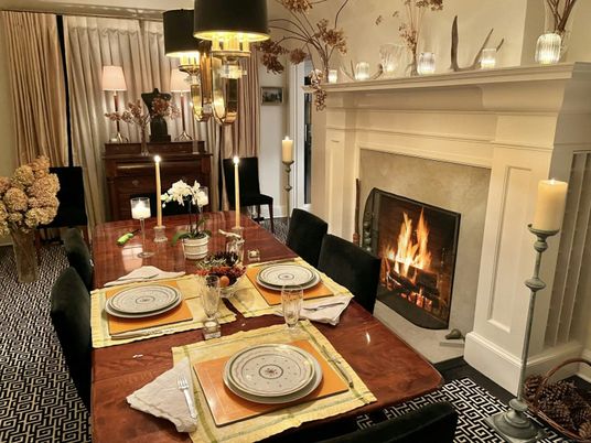 Chandelier, Dining room, Fireplace, Interior, Wood Texture Flooring