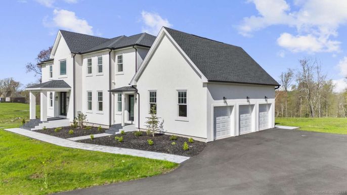 Attached, Exterior, Facade, Farmhouse