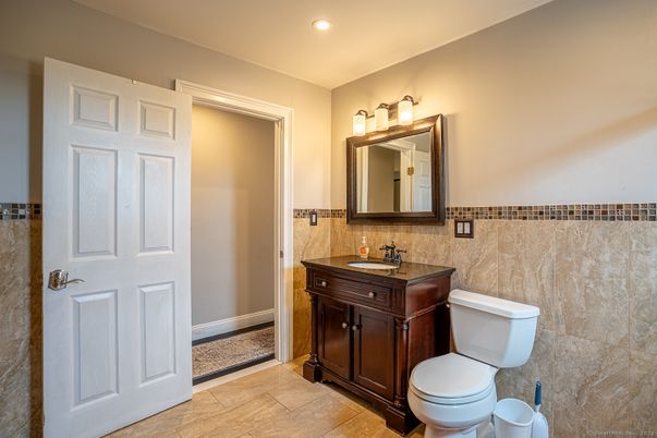 Bathroom, Interior, Recessed Lighting