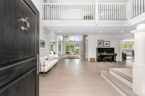 Interior, Piano, Recessed Lighting, Wood Texture Flooring