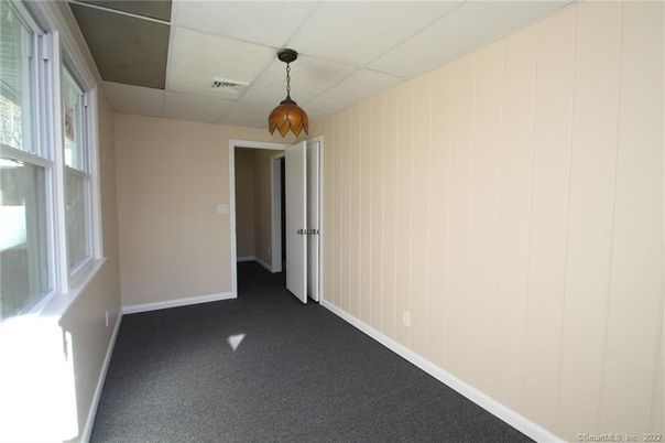 Empty room, Interior, Pendant Lights
